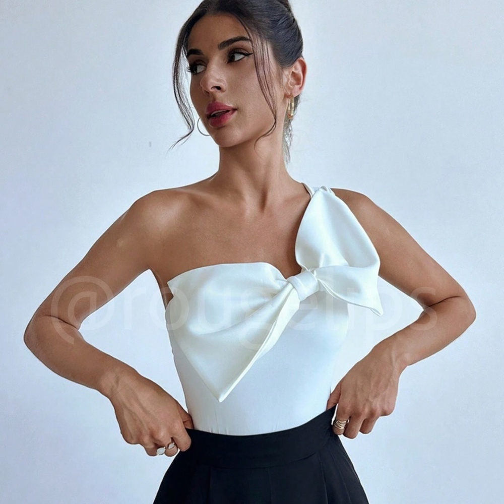 White Large Bow One Shoulder Bodysuit Slim Fit Asymmetrical